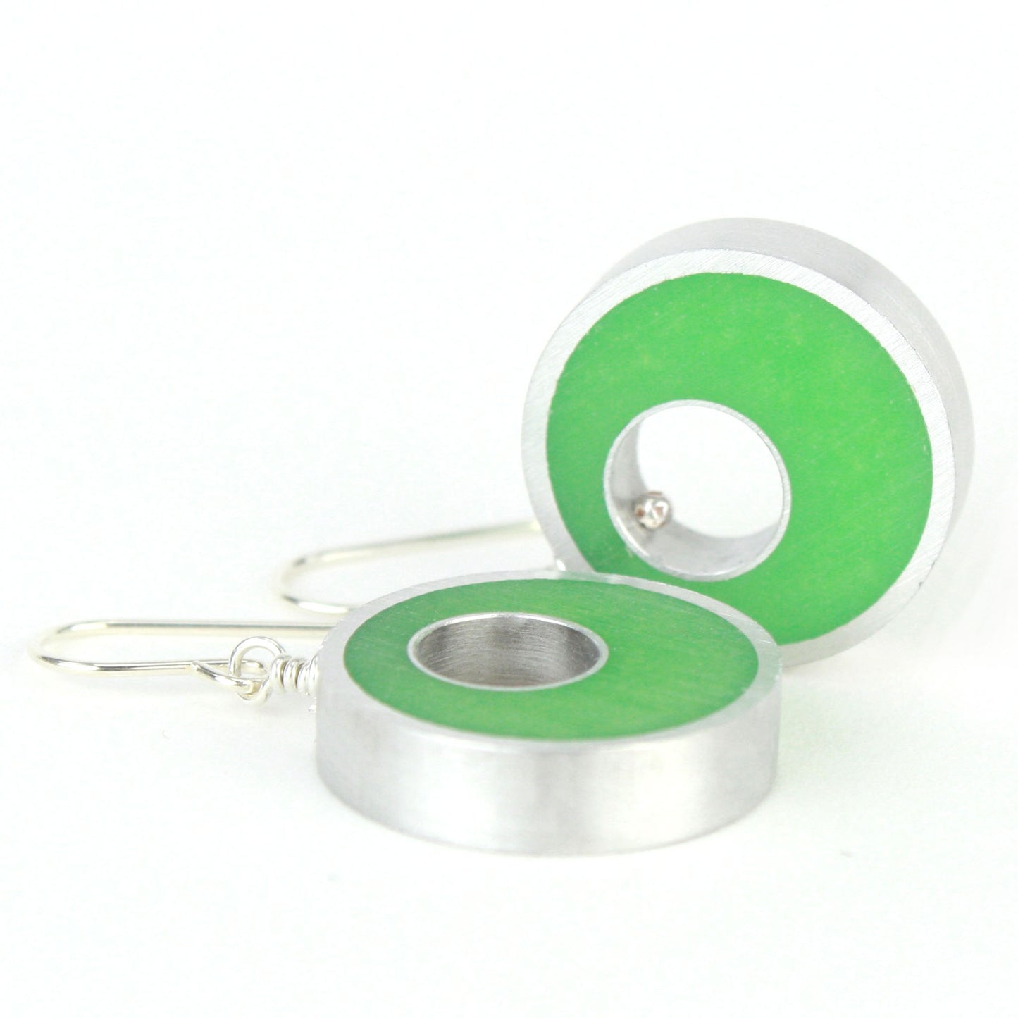 Spotlight earrings in green