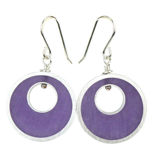 Spotlight earrings in purple