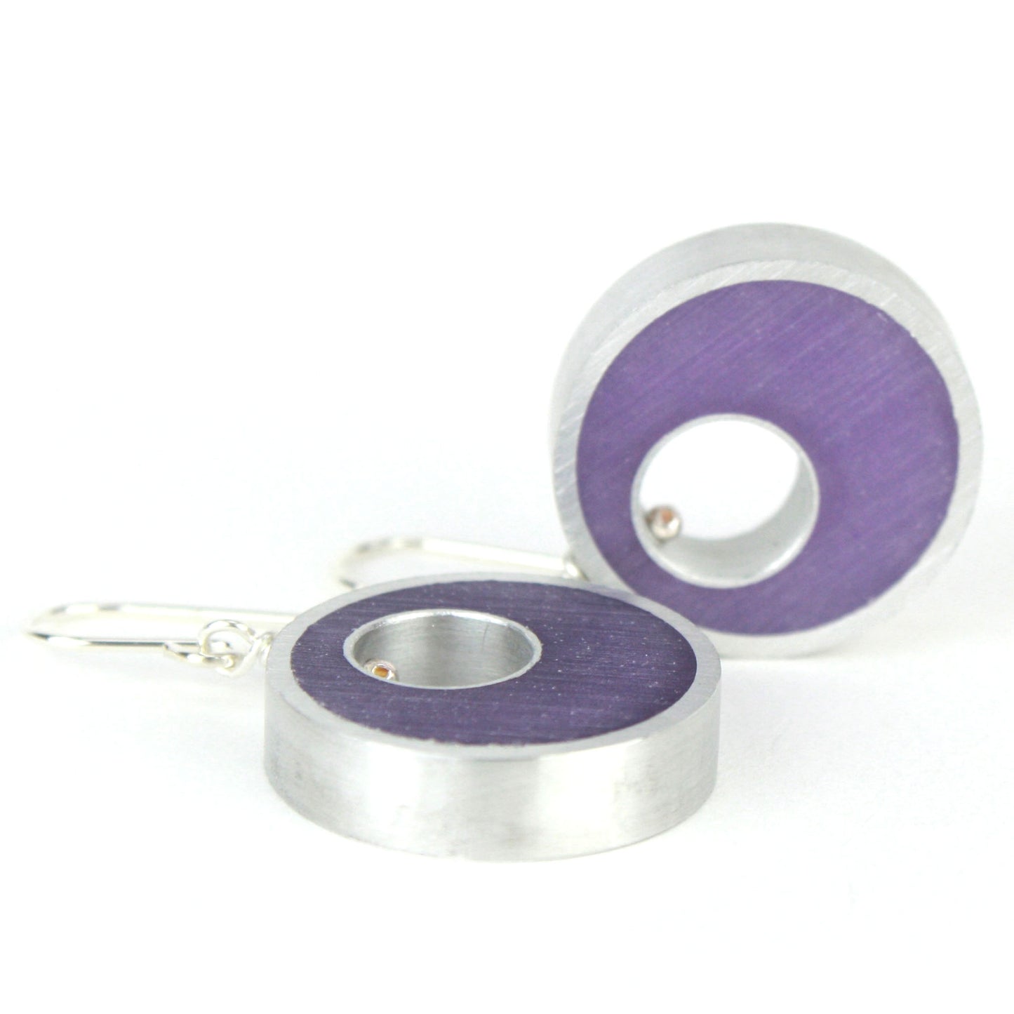 Spotlight earrings in purple