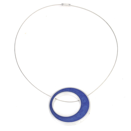 Solo spotlight necklace -dark blue
