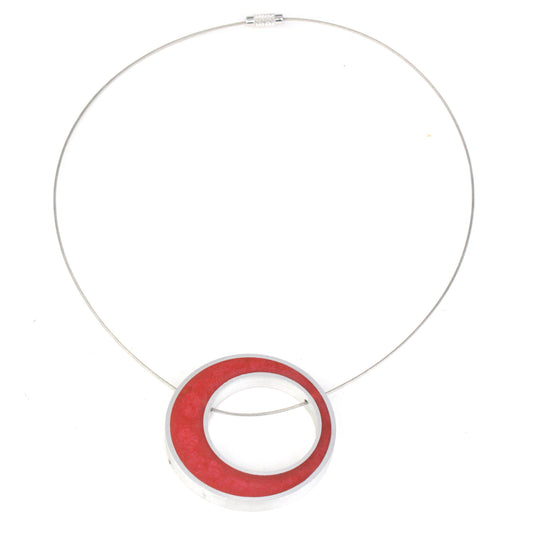 Solo spotlight necklace -red