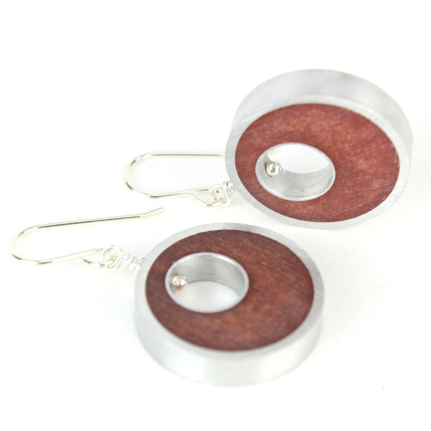 Spotlight earrings in copper