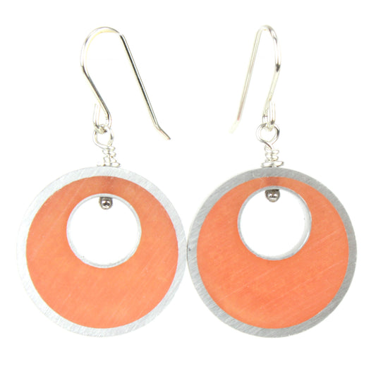 Spotlight earrings in orange