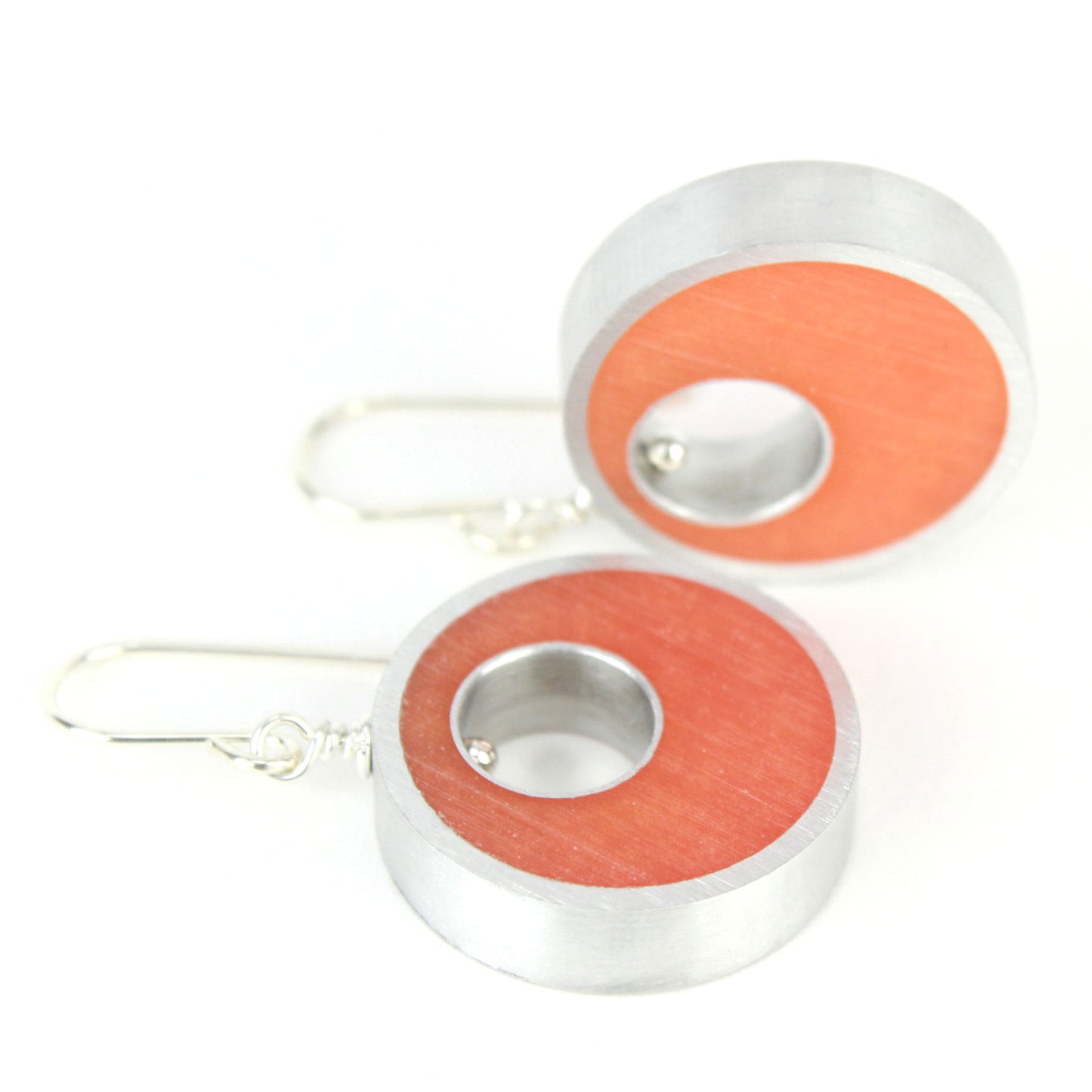 Spotlight earrings in orange