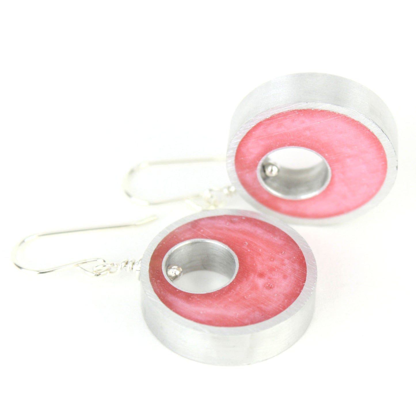 Spotlight earrings in light pink