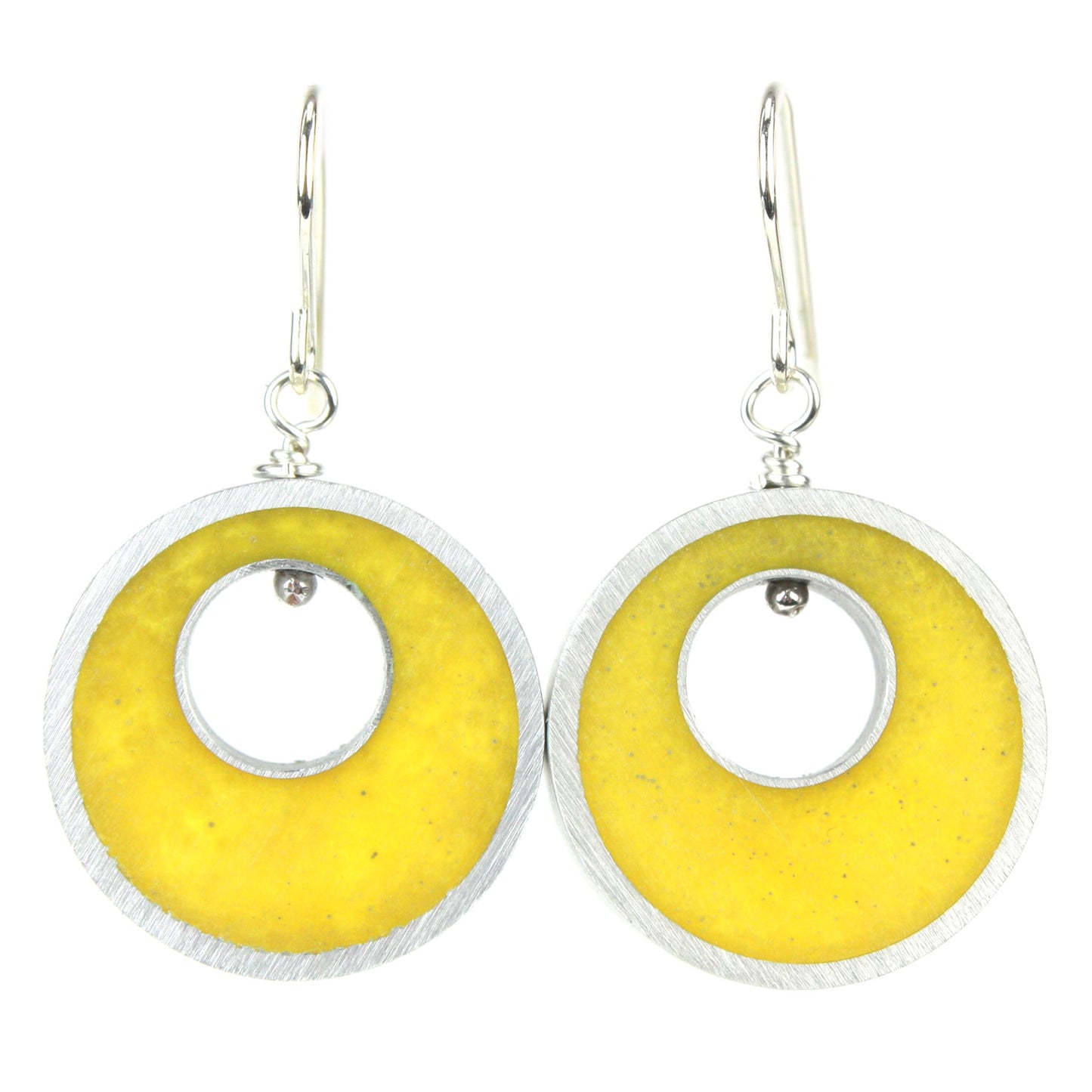 Spotlight earrings in yellow